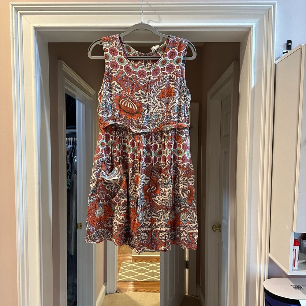 Cute summer dress with pockets size small